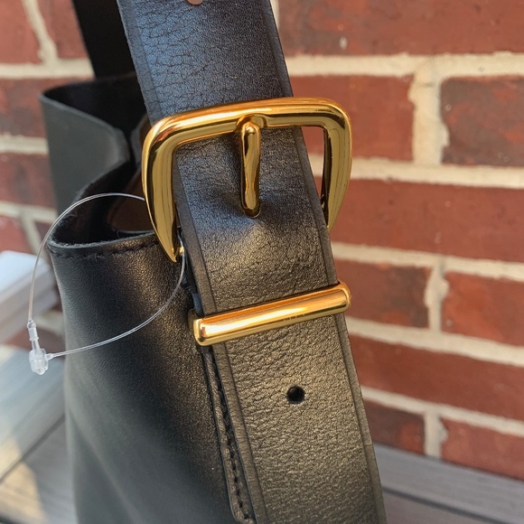 Madewell The Essential Bucket Tote - Picture 5 of 13
